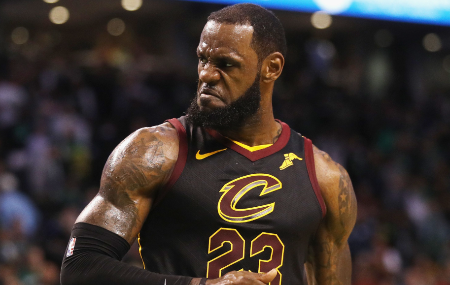 5.82亿历史第一！老詹22年生涯签了多少份合同？未来有望再创新高