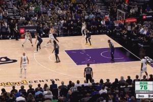 传奇耐杀王塔图姆痛苦崴脚后仍想坚持 国王主场响起MVP的呼声