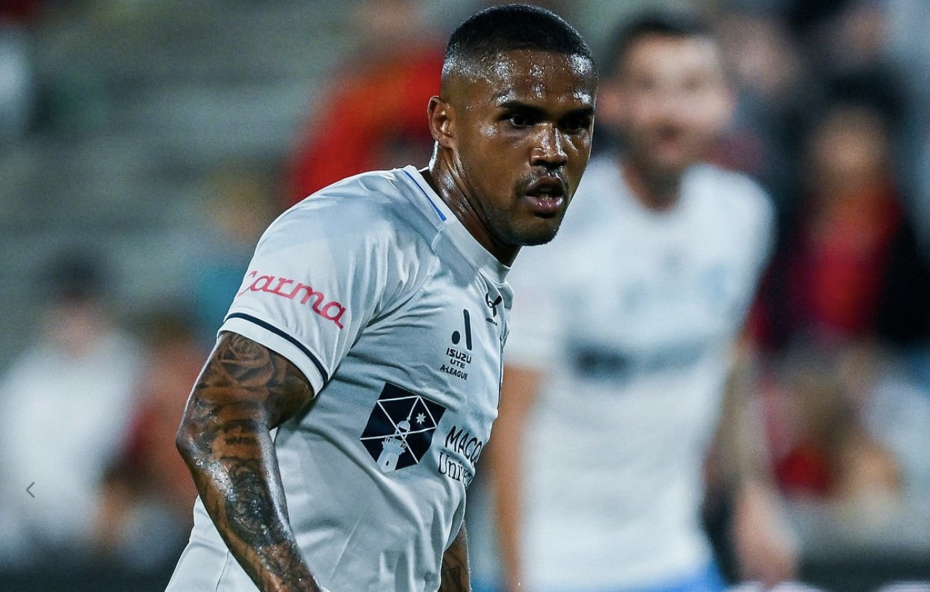 半岛体育全站-记者:道格拉斯·科斯塔尚未归队,悉尼FC准备签代替者