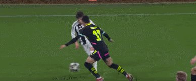 半岛体育app下载-【欧冠】麦肯尼超级世界波，尤文图斯2比1埃因霍温