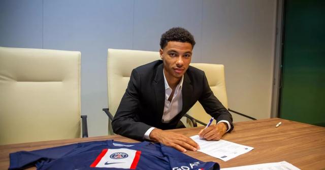 半岛体育入口-巴黎抢得埃基蒂凯 以追姆巴佩的方式签下高效新星