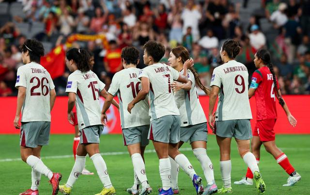 半岛体育全站-中国女足亚洲杯首胜，暴露四大问题！最新排名出炉，小组第一难了|马德兴|球队|比赛|对手|体能_新浪体育_新浪新闻