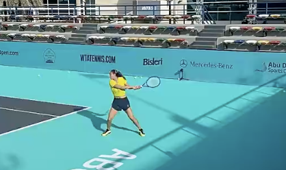 半岛体育-郑钦文最快将于四天后迎新赛季首秀；张帅重返四强！