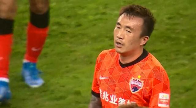 半岛体育-尚能饭否？熟悉的圆月弯刀 王永珀赛季首球献绝杀