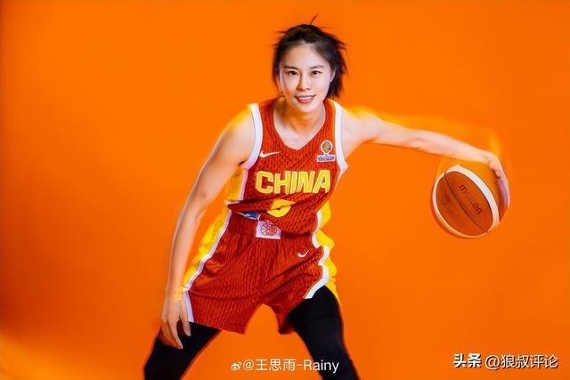 半岛体育入口-唯一老将！王思雨社媒晒照：世预赛珍惜每一次上场 拼下每一场比赛