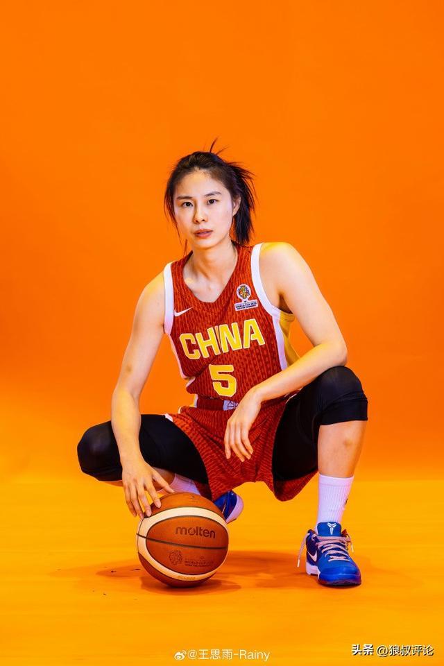 半岛体育入口-唯一老将！王思雨社媒晒照：世预赛珍惜每一次上场 拼下每一场比赛