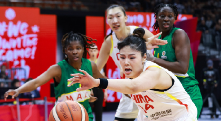 半岛体育 - 半岛体育官方网站 - Bandao AP-首秀砍大号两双！李月汝已是世界级中锋，中国女篮开门红