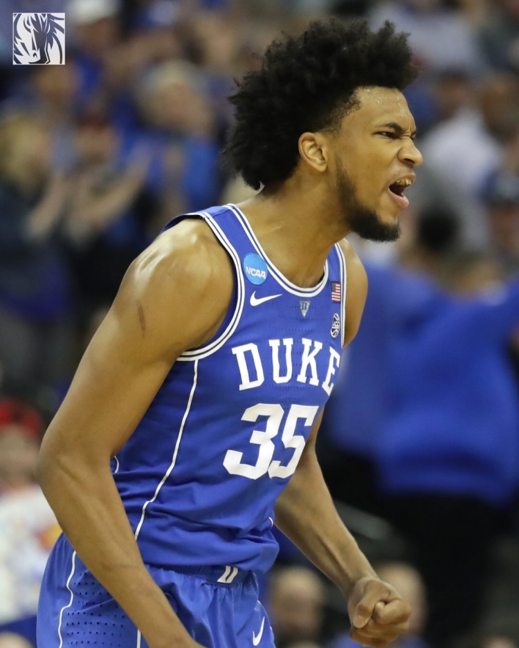 半岛体育 - 半岛体育官方网站 - Bandao AP-疯狂三月来袭！独行侠晒出球员们大学时期帅照！